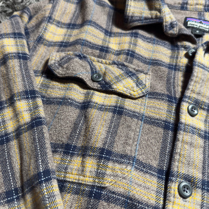 Patagonia Organic Cotton Mens Flannel Shirt Plaid Button Up Medium